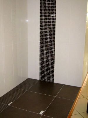 Dit zijn de mozaiekskes, tegels en vloer die we voor de badkamer gekozen hebben.