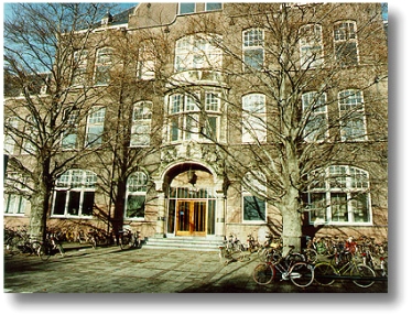 Voordeur faculteit